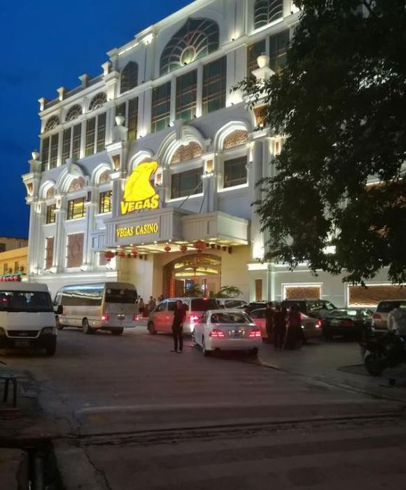 ‌建发新胜发布中期业绩，净亏损同比收窄